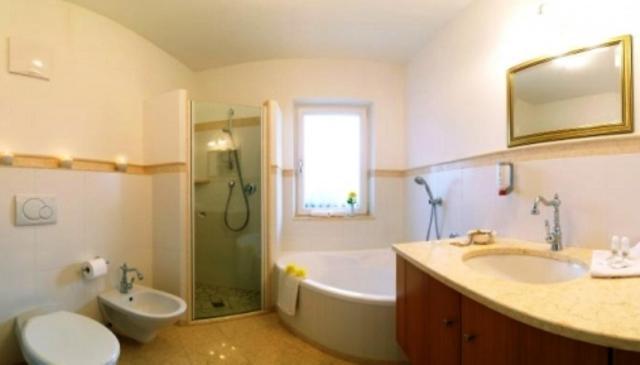 פלדאת'ורנס Hotel Oberwirt מראה חיצוני תמונה